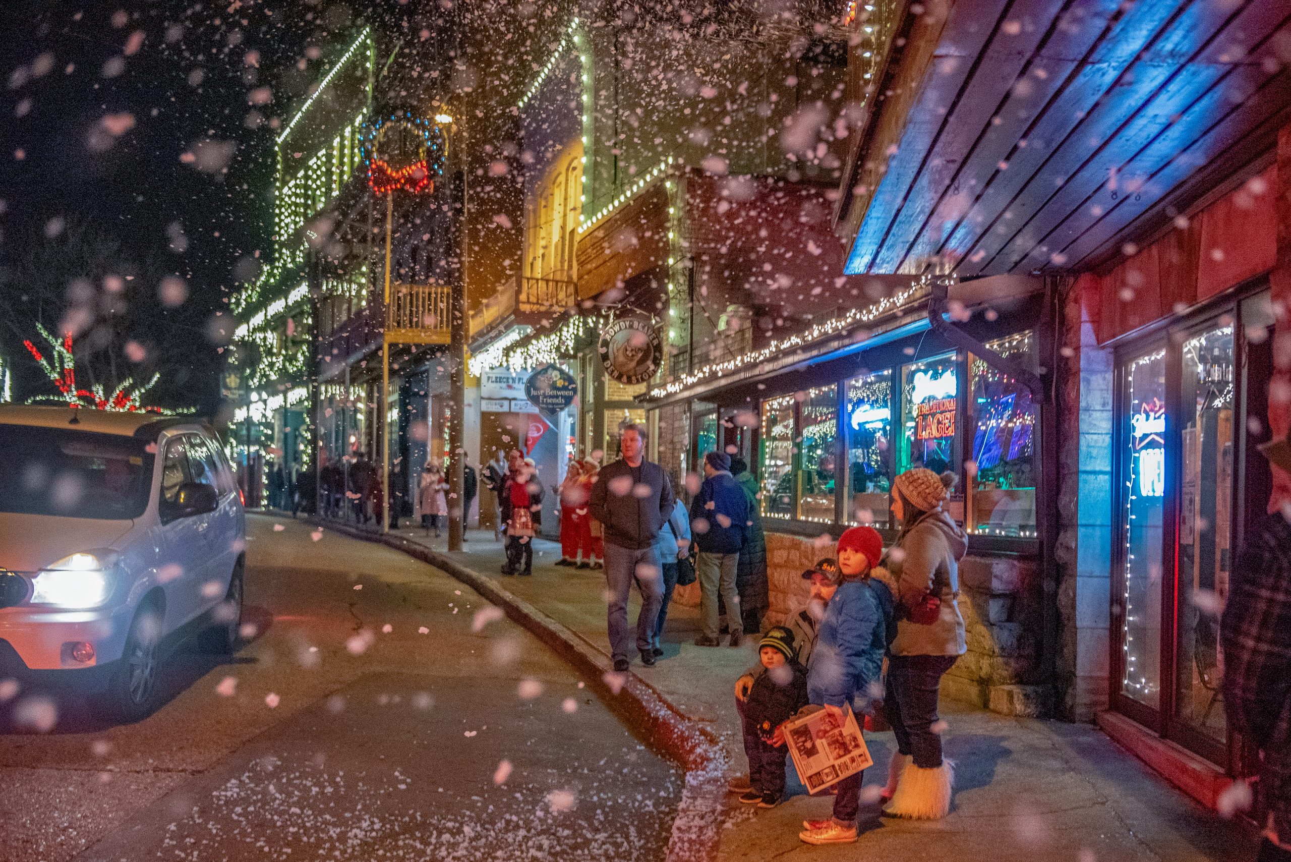 Featured image for “Top Christmas Events & Attractions in Eureka Springs”